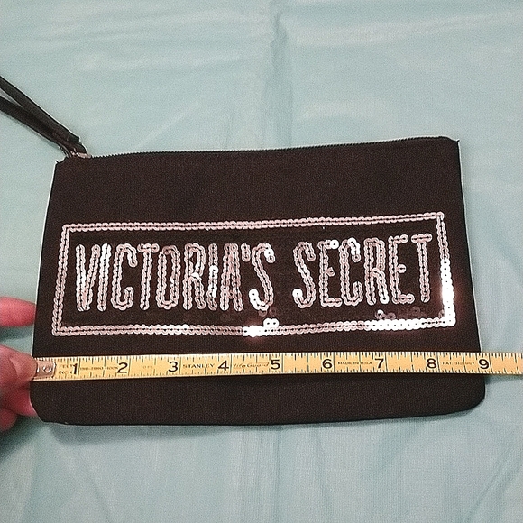 BNWOT Victoria's Secret Black With Sequins Tote & Wristlet Set - Picture 14 of 17